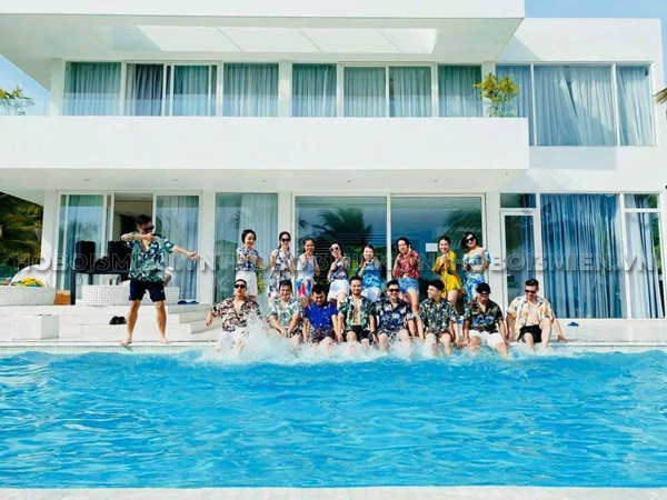 Bể Bơi Nước Muối